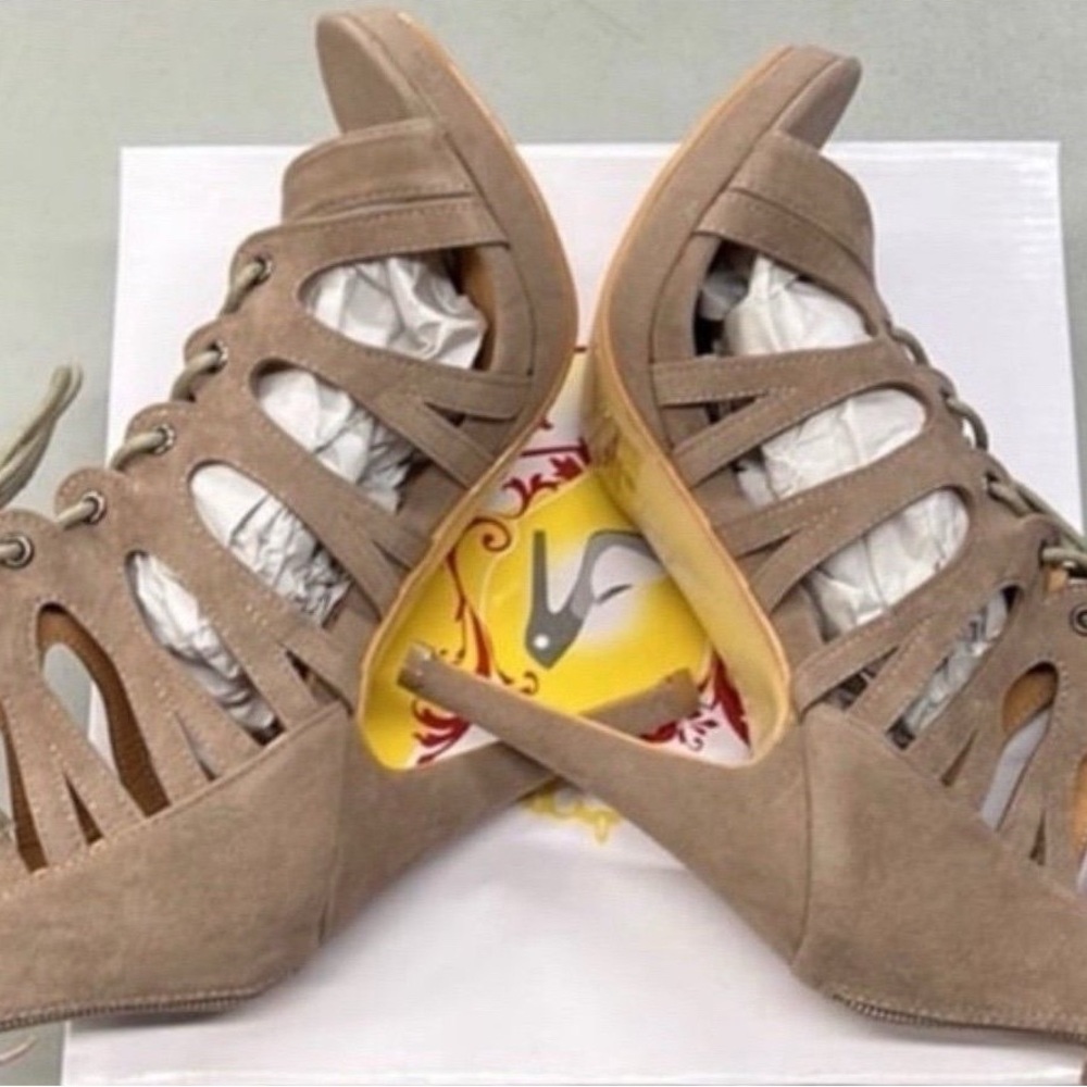 Stylish Tan Women's Shoes - Picture 4 of 7